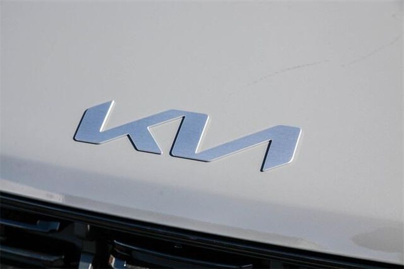 New 2025 Kia Sorento X-Line SXImage 13