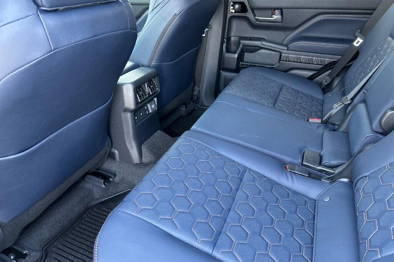 New 2026 Toyota 4Runner i-FORCE MAX Hybrid PlatinumImage 11