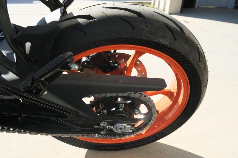 NEW 2025 KTM 390 DUKE Image 19
