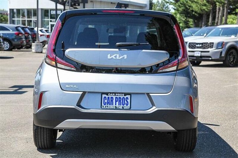 2025 Kia Soul LXImage 16