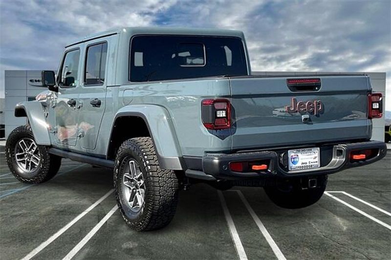 2024 Jeep Gladiator Mojave X 4x4Image 2