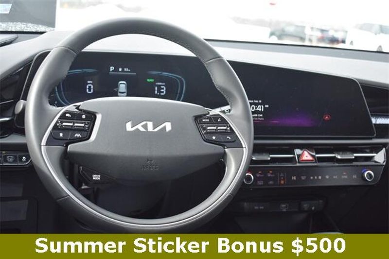 2025 Kia Niro EX TouringImage 18