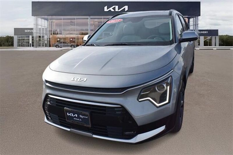 New 2025 Kia Niro EX TouringImage 7