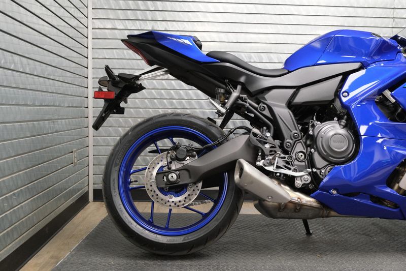 NEW 2026 YAMAHA YZFR7 Image 12