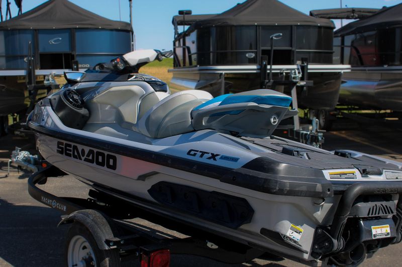 2021 SEADOO GTX 300 LTD SILVER Image 7
