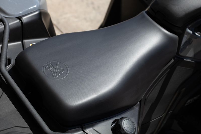 2025 Can-Am OUTLANDER DPS 500 GRANITE GREY Image 14