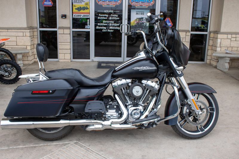 USED 2016 HARLEY STREET GLIDE SPECIAL Image 1