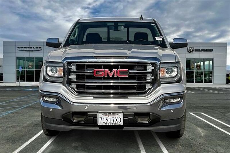 2018 GMC Sierra 1500 SLTImage 2