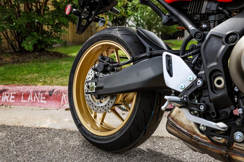 2024 Yamaha XSR900 HERITAGE WHITE Image 8