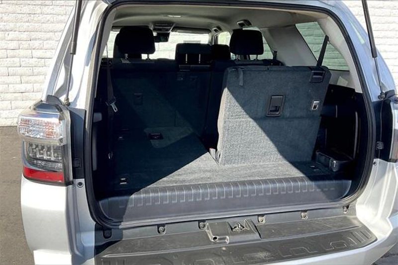 2022 Toyota 4Runner SR5Image 34