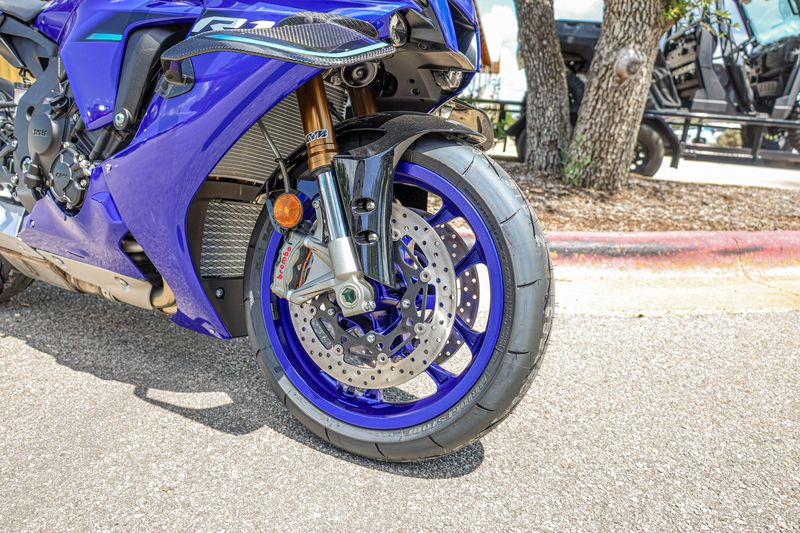 NEW 2026 YAMAHA YZF-R1 Image 11
