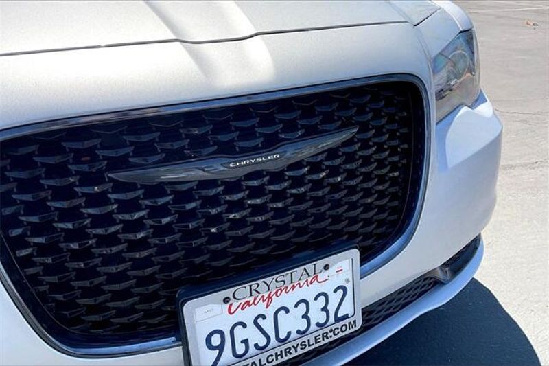 2023 Chrysler 300 TouringImage 30
