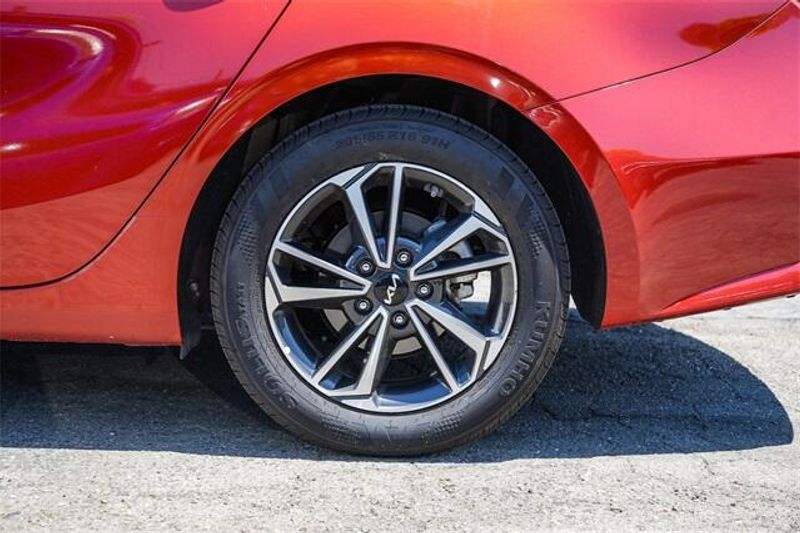 2024 Kia Forte LXSImage 12