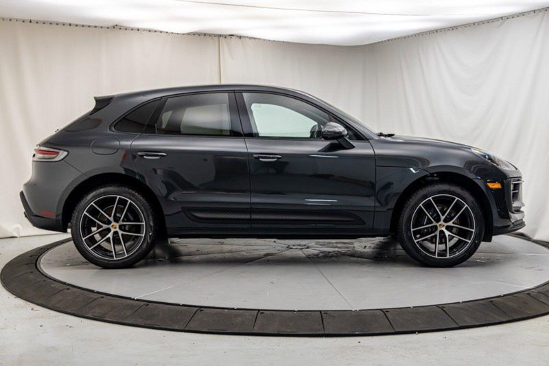 2024 Porsche Macan Image 6