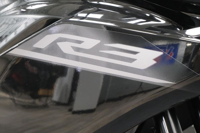 NEW 2026 YAMAHA YZFR3 ABS Image 18