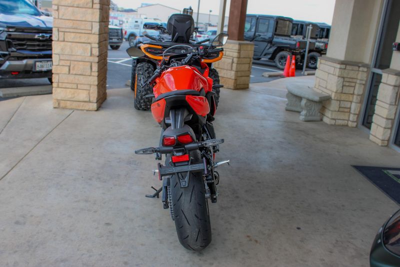 NEW 2026 SUZUKI GSX-8R Image 4