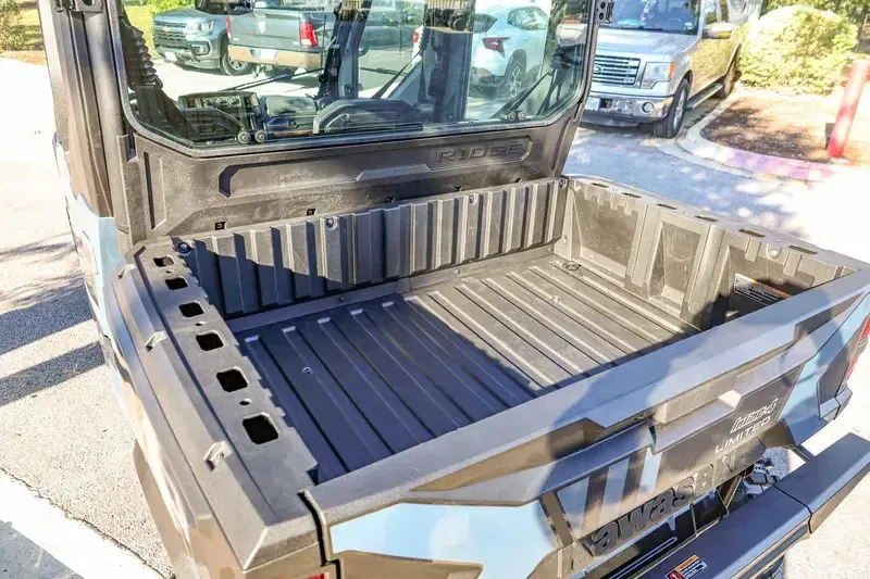 NEW 2025 KAWASAKI RIDGE XR CREW LIMITED METALLIC BLUISH GRAY Image 16