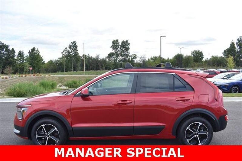 New 2025 Kia Niro LXImage 6