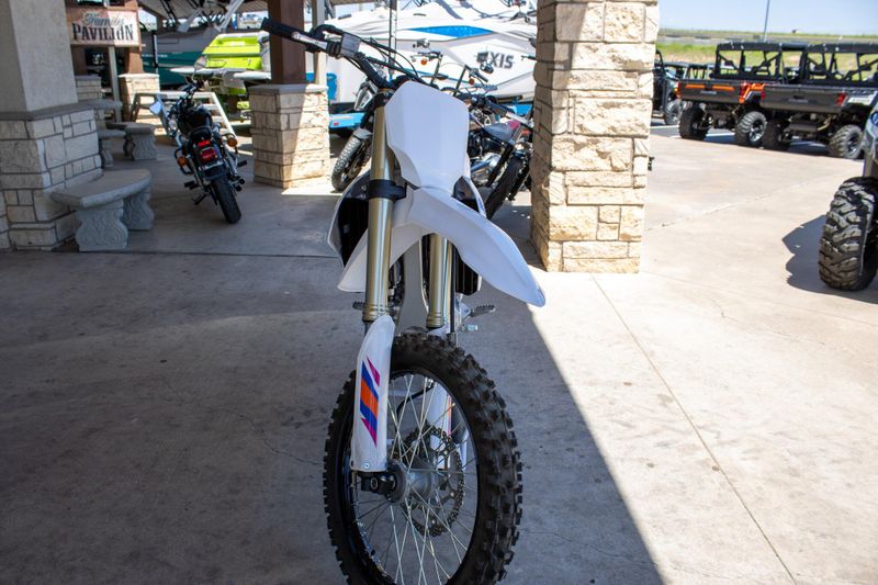 USED 2024 YAMAHA YZ450F 50TH ANNIVERSARY EDITION Image 5