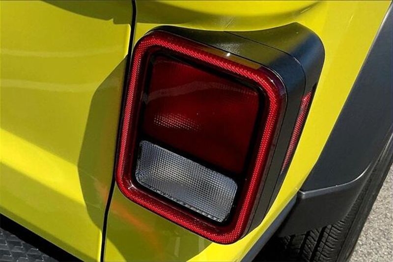 2024 Jeep Gladiator Sport photo 25