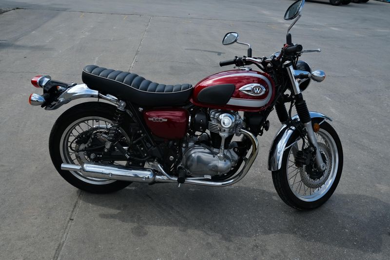 USED 2020 KAWASAKI W800 Image 2