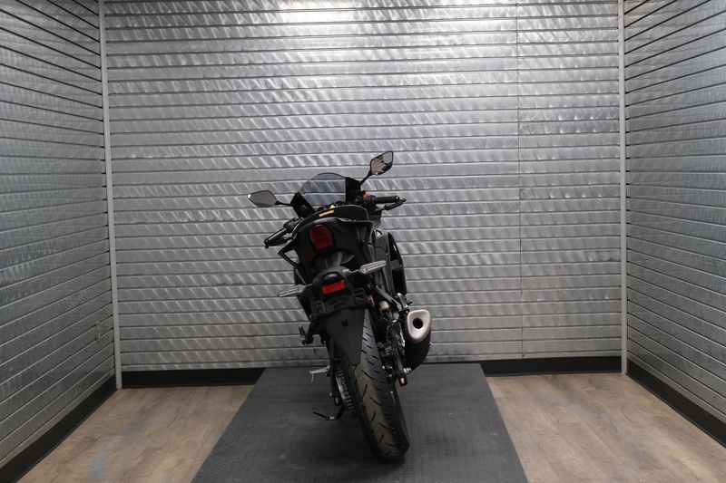 NEW 2026 YAMAHA YZFR3 ABS Image 4