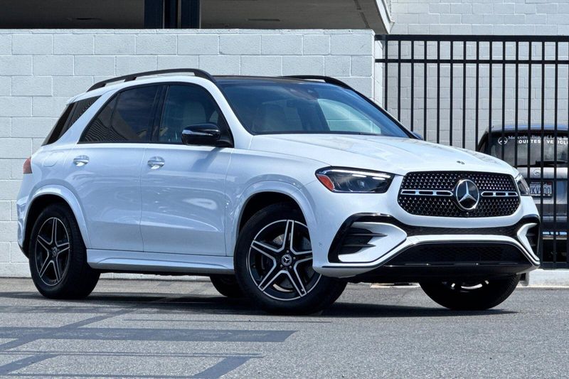 Used 2026 Mercedes-Benz GLE 450Image 2