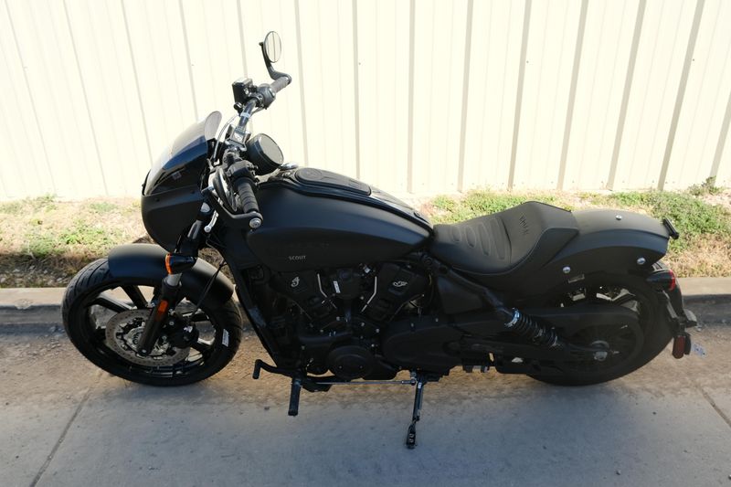 NEW 2025 INDIAN MOTORCYCLE SPORT SCOUT LIMITED WITH TECH PACKAGE  Family PowerSports (877) 886-1997 familypowersports.com 