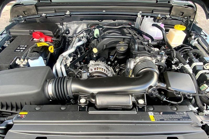 2025 Jeep Gladiator Sport photo 11