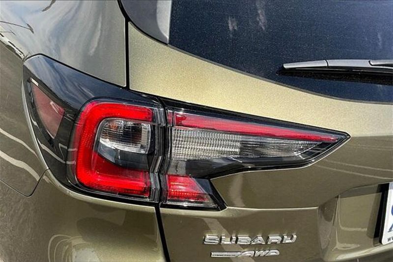 2023 Subaru Outback Limited XTImage 28