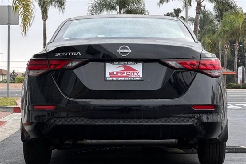 New 2025 Nissan Sentra SImage 4