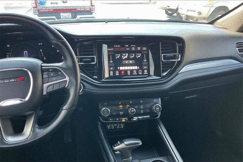 Used 2024 Dodge Durango SXTImage 5