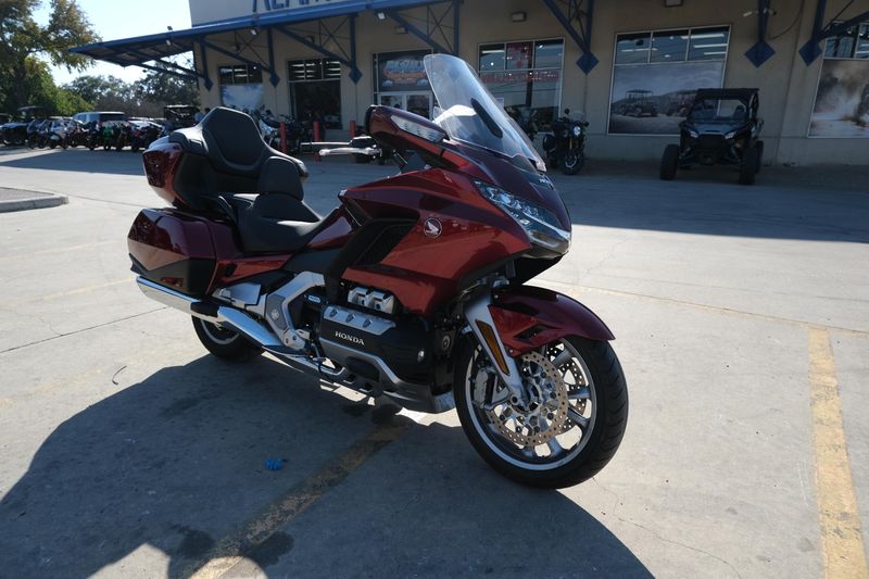 2023 Honda GOLDWING TOUR DCT REDImage 1