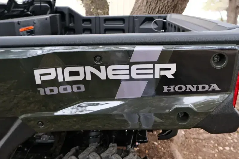 2025 Honda PIONEER 1000 6 DELUXE Image 7