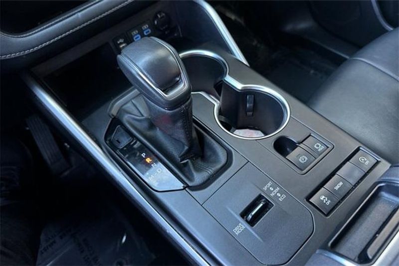 2022 Toyota Highlander XLEImage 20