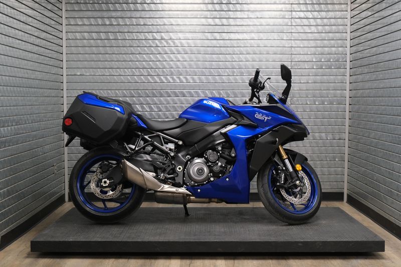 NEW 2026 SUZUKI GSX-S1000GT Image 2