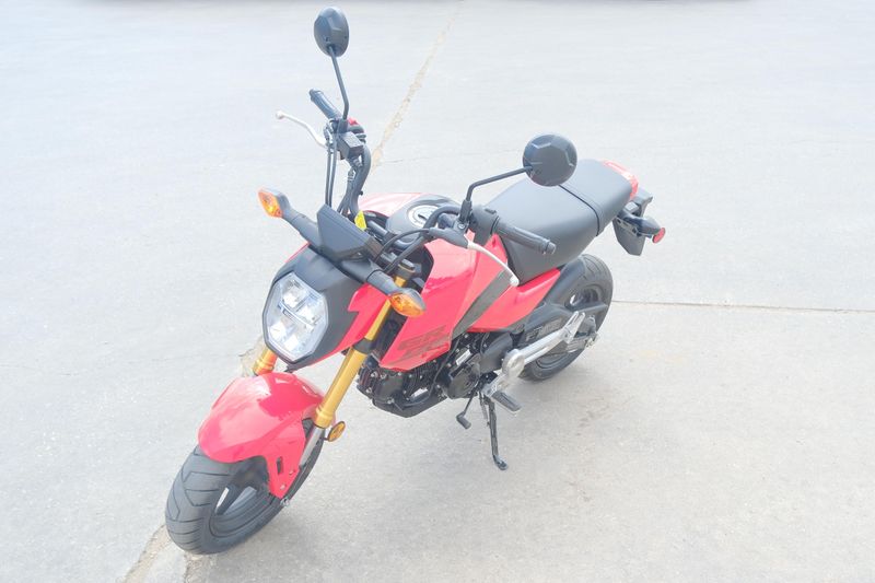 2025 Honda GROM CHERRY RED Image 8