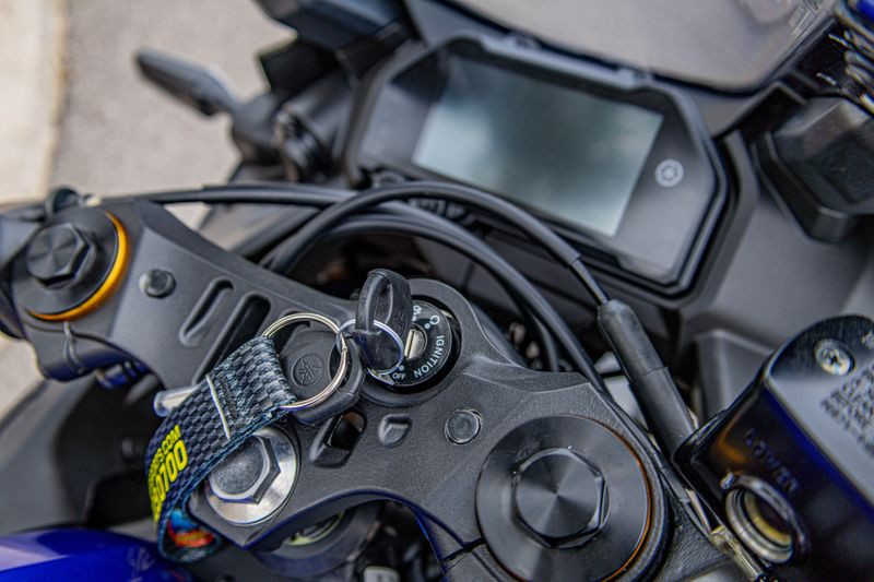 NEW 2026 YAMAHA YZFR3 ABS Image 14