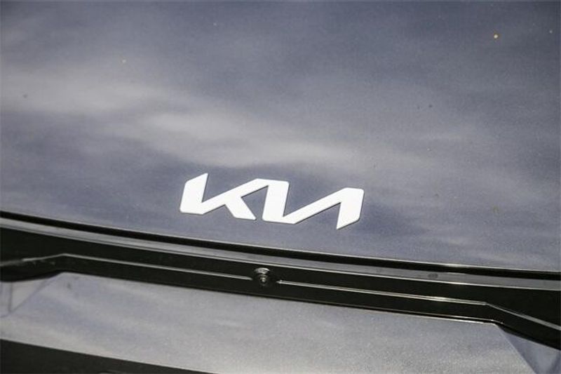 2025 Kia EV6 LightImage 14