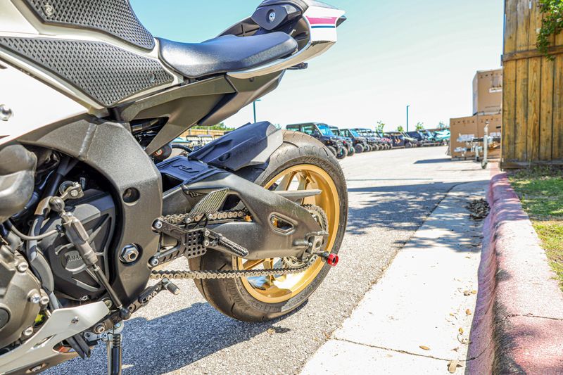USED 2022 YAMAHA YZFR1 Image 22