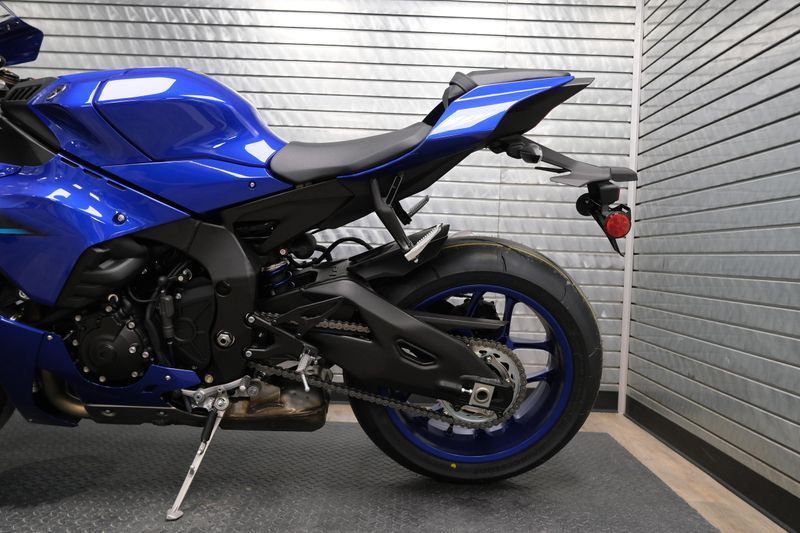 NEW 2026 YAMAHA YZF-R1 Image 16