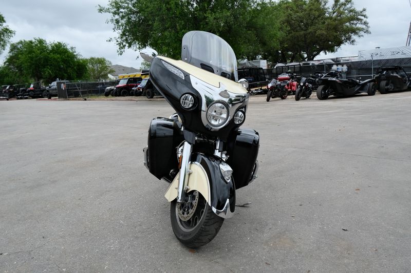 USED 2017 INDIAN MOTORCYCLE ROADMASTER Image 8