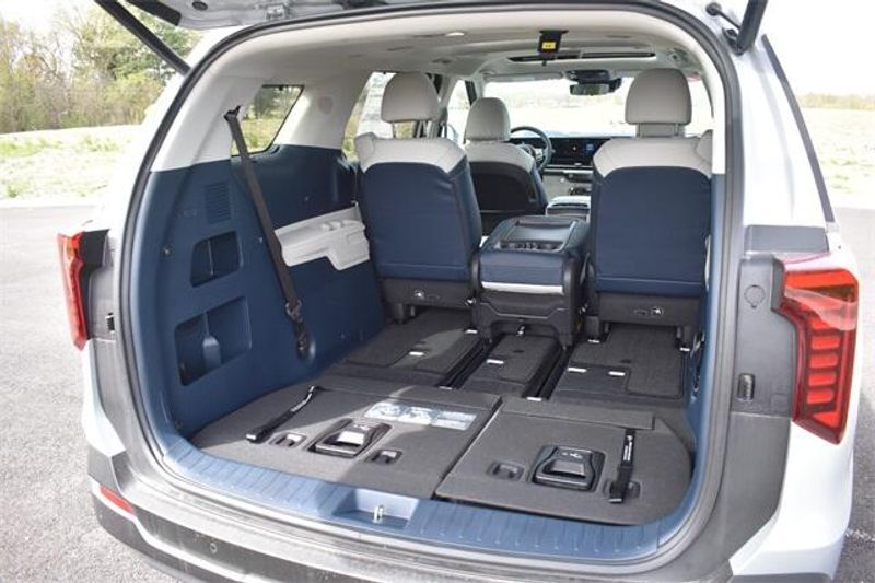 2025 Kia Carnival SX PrestigeImage 17