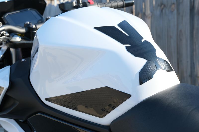 NEW 2026 KAWASAKI Z500 SE ABS Image 16