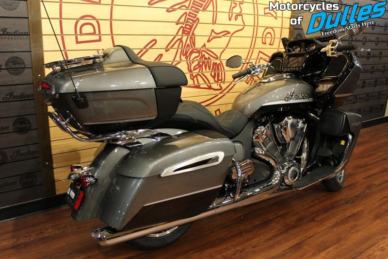 2024 Indian Motorcycle Pursuit Limited Powerband Audio Image 8