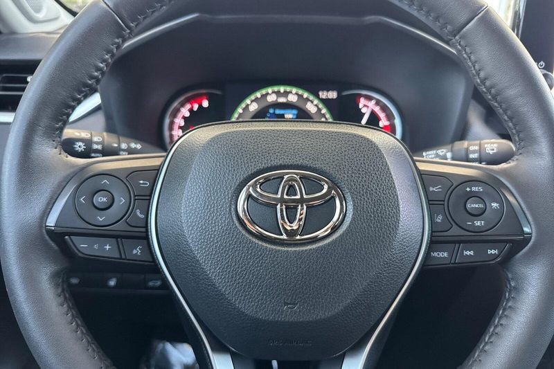 Used 2023 Toyota RAV4 XLE PremiumImage 27