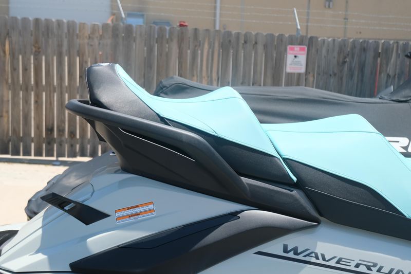 2025 Yamaha FX CRUISER HO WITH AUDIO MINT AND PEARL Image 14