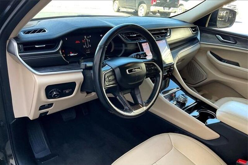 Used 2021 Jeep Grand Cherokee L LimitedImage 14