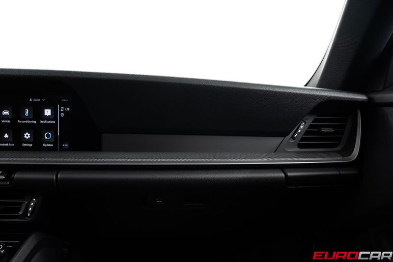 2024 Porsche 911 Carrera 4S *SPORTDESIGN PACK * SUNROOF*Image 32