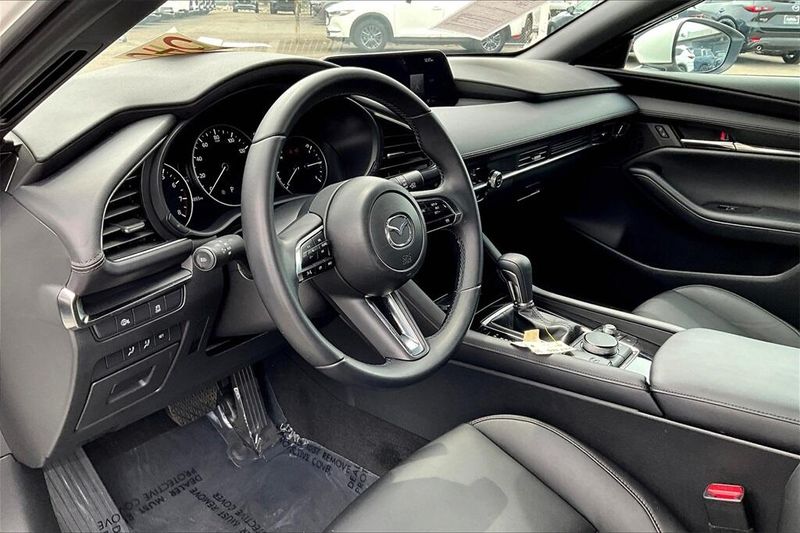 Used 2025 Mazda Mazda3 2.5 S Preferred PackageImage 9